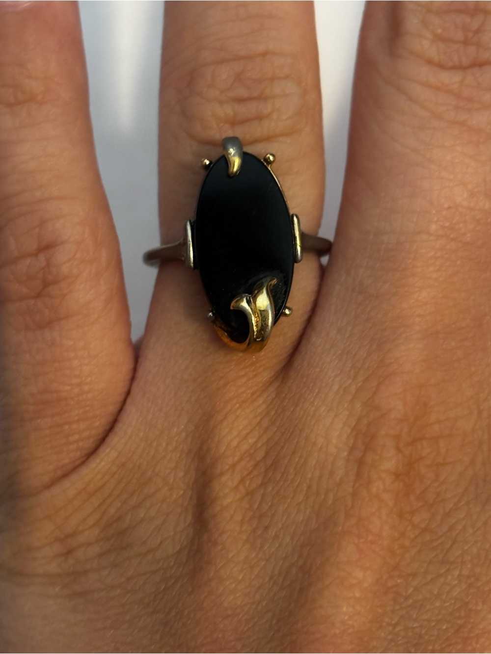 Avon Onyx Nightflower ring